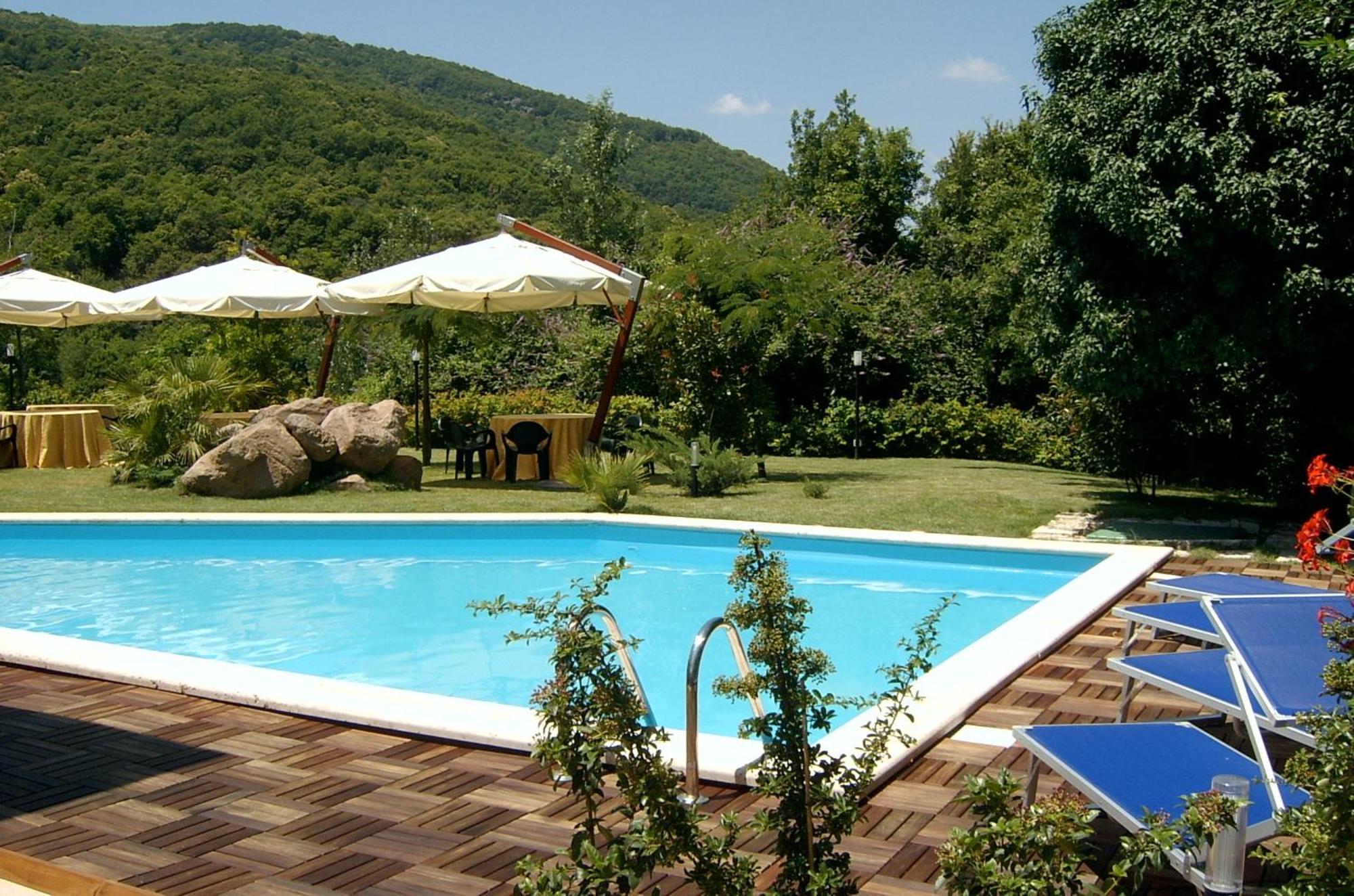 La Bastia Hotel & Resort Soriano nel Cimino Luaran gambar
